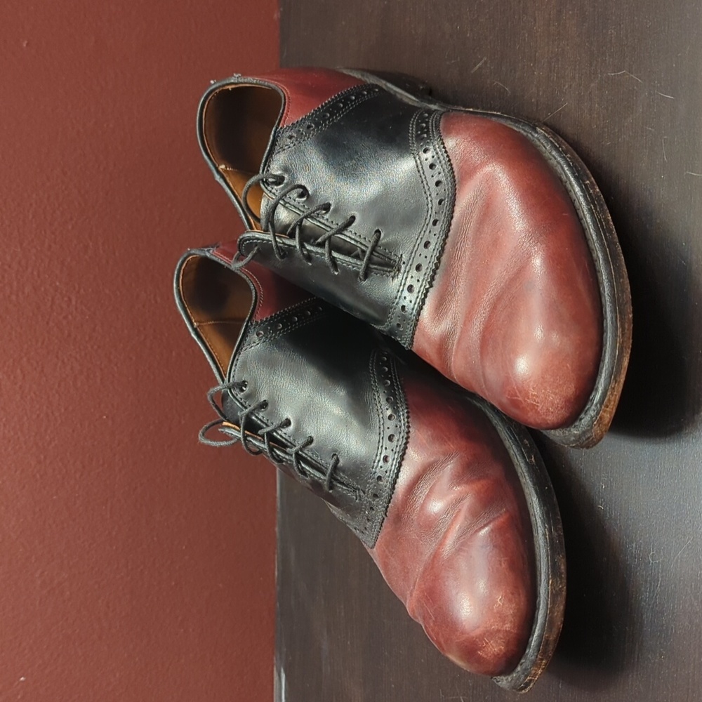 Allen Edmonds Shelton 9.5 Burgundy/Black